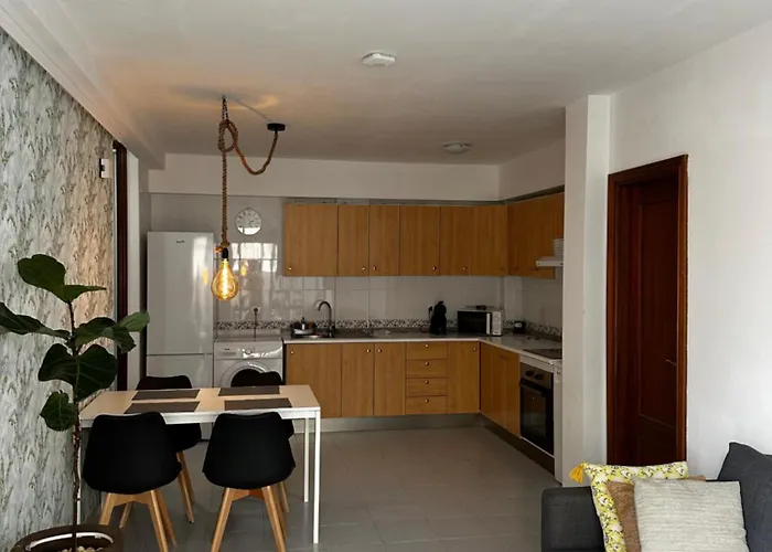 Pearl * San Isidro (Tenerife)